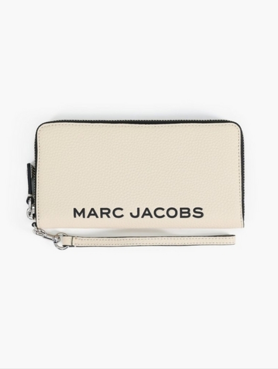Marc Jacobs Handbags - NWT Marc Jacobs Leather Continental Wallet Marshmallow